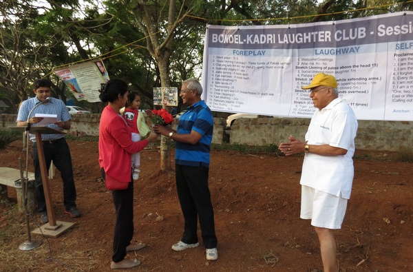 laughter club13dec22 1